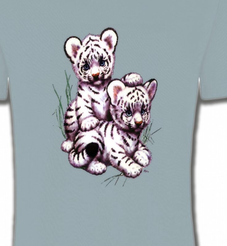 Deux bébés tigres blancs